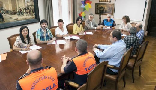 Firma del convenio de Gobierno de Navarra  con las agrupaciones de voluntarios de Protección Civil de Tudela, Cintruénigo y Milagro.