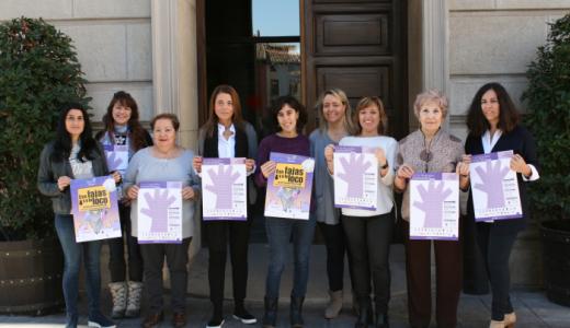 María Muñoz(CCOO),Arantxa Ruiz (Steilas),Luisa benito (C.M Lourdes), Olga Díez (UGT),Marisa Marqués (Concejala Bienestar Social y Mujer), Marian García (Técnica de Igualdad), Silvia Cepas (PSN), Isabel Salvatierra (Griseras) y Natalia Castro (UPN)