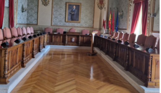 El Pleno del Ayuntamiento de Tudela aprueba la toma de posesión de un nuevo concejal y adjudica contratos de seguros