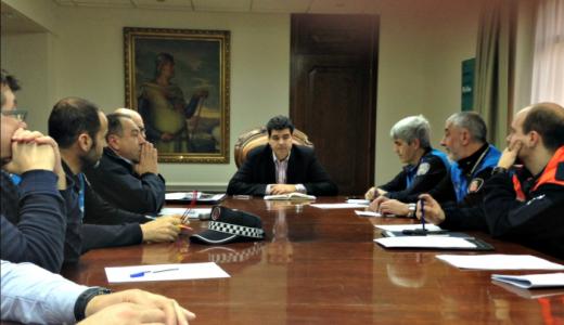 Reunión para adoptar medidas por la riada del Ebro