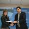 Laura Sandúa (AER) y el Alcalde Luis Casado en la firma del Convenio